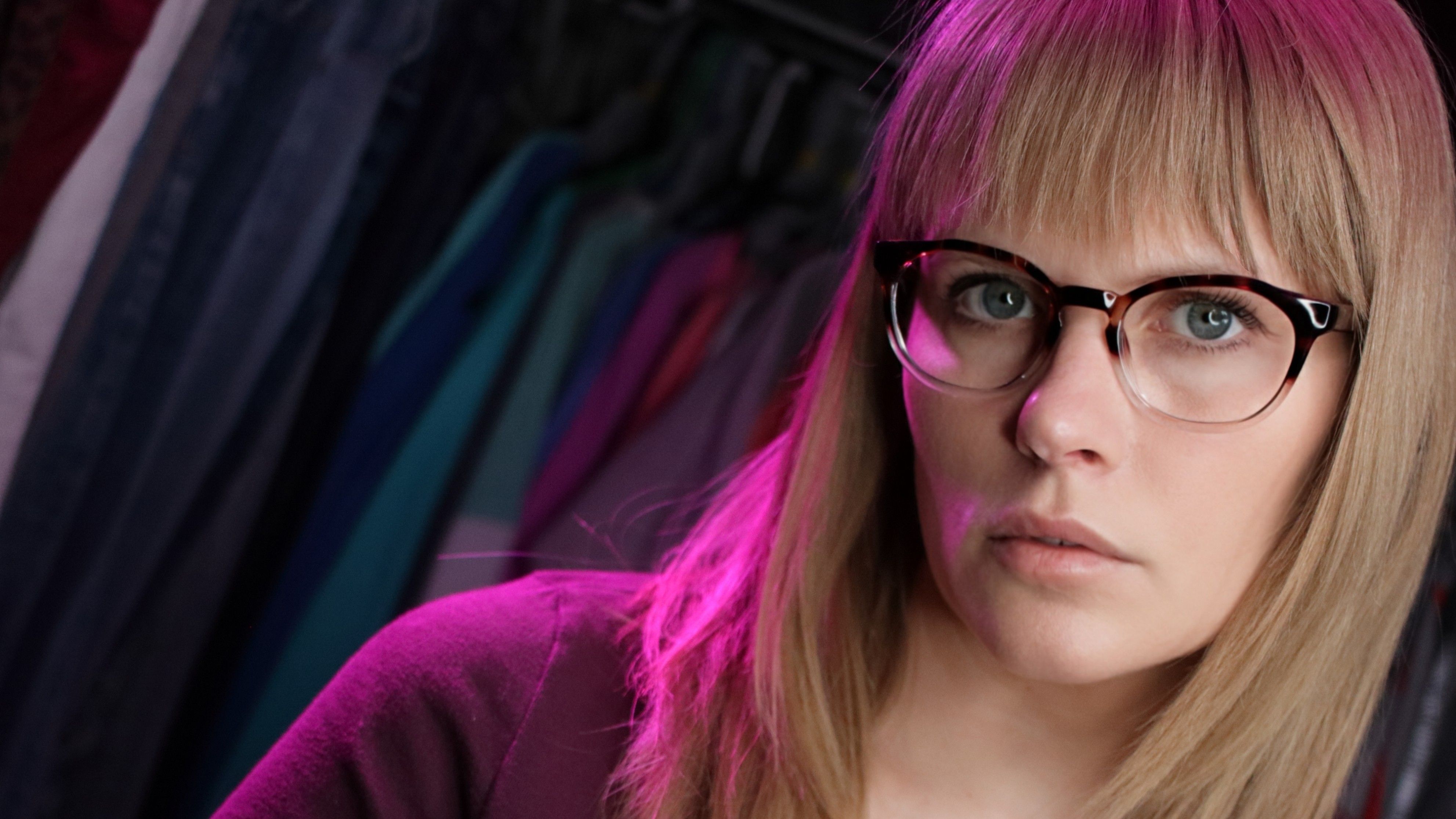 Set 3: Under the Neon Light